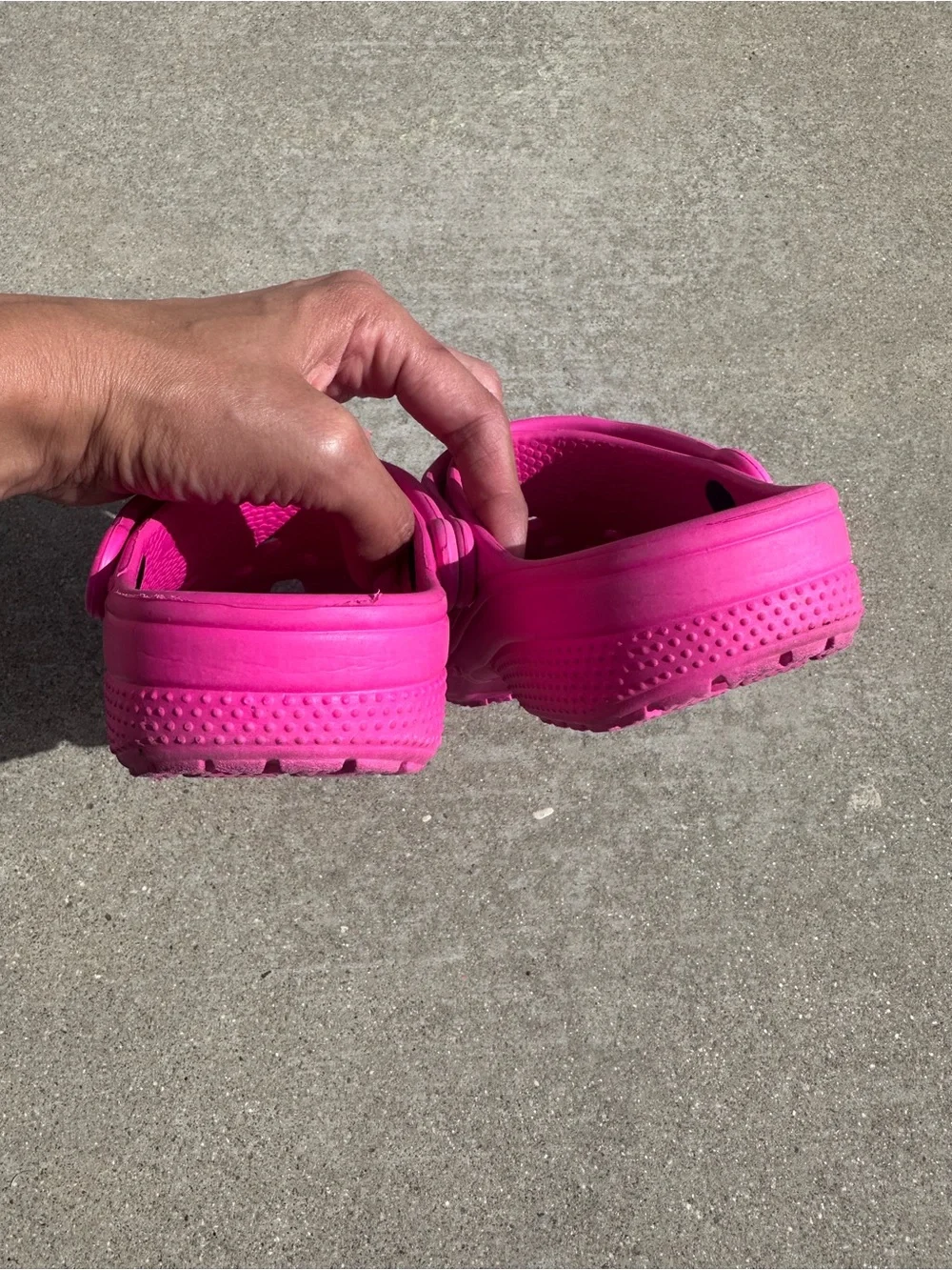 CROCS Kids Classic Clog in Bright Pink